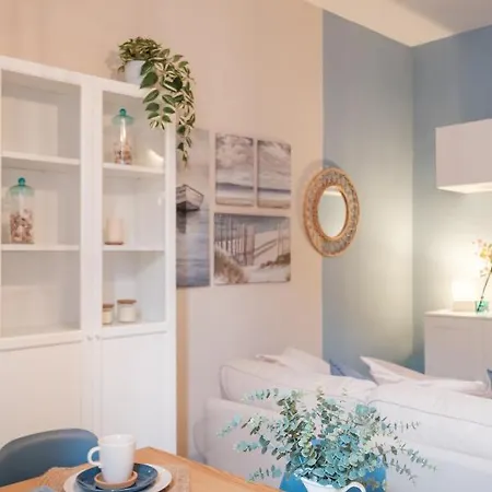 Coast House 6 *